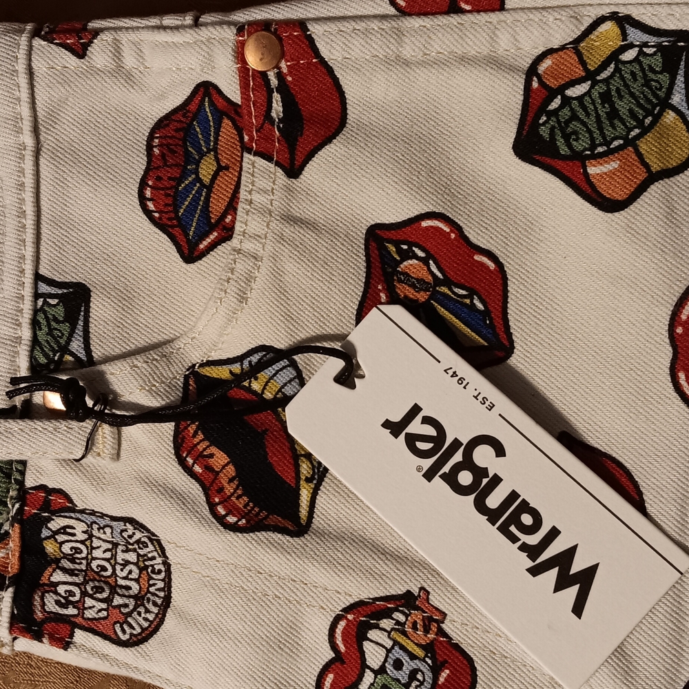 Wrangler White Denim with Colorful Lips